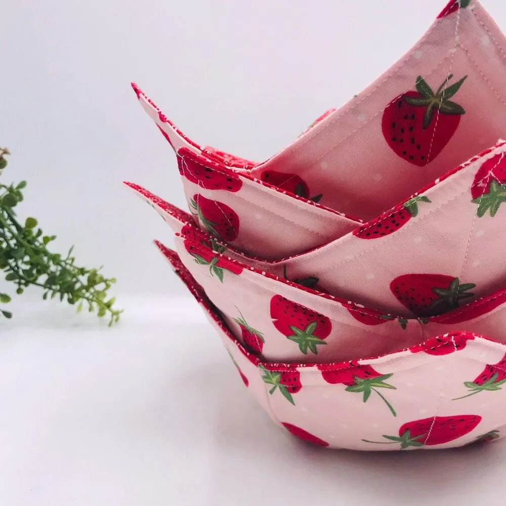 Microwave Soup Bowl Cozy: Reversible, Strawberries Pink Red Cottage Garden